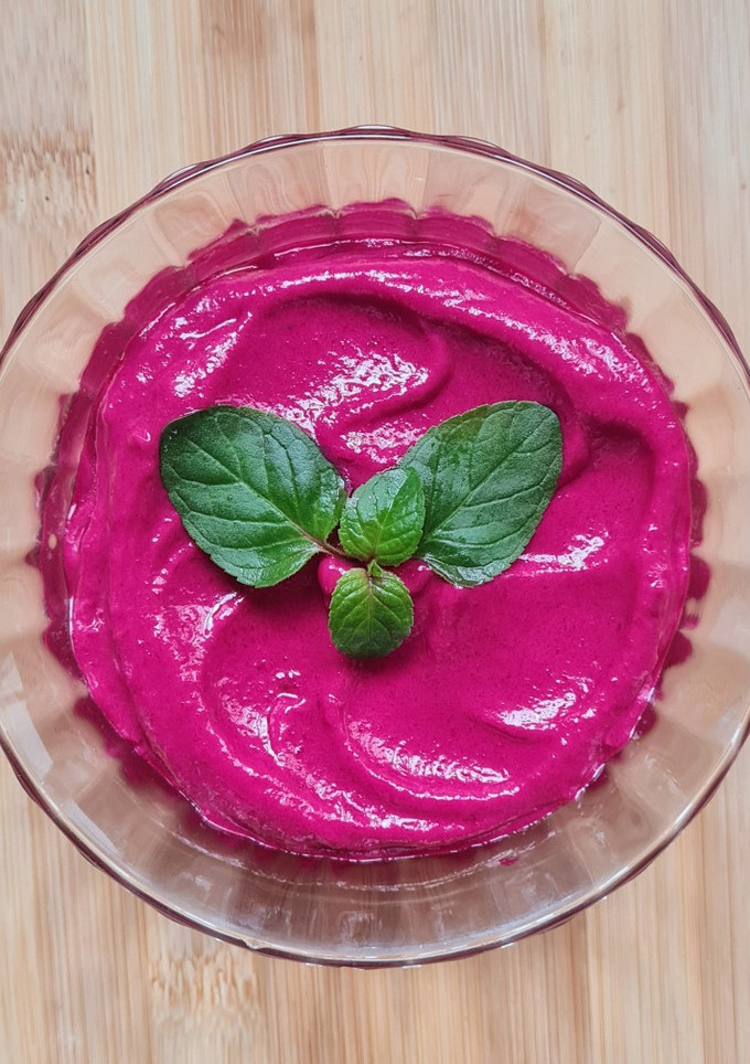 Una foto de Salsa de remolacha y yogur