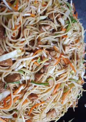 Una foto de Chow mein a mi manera