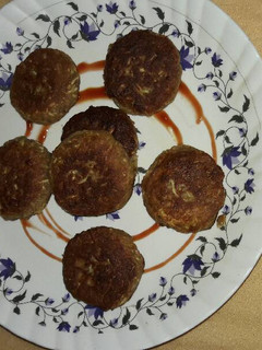 लौकी पनीर कटलेट्स (Louki panir cutlets recipe in hindi) रेसिपी मुख्य फोटो