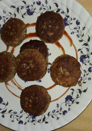 लौकी पनीर कटलेट्स (Louki panir cutlets recipe in hindi) रेसिपी मुख्य फोटो