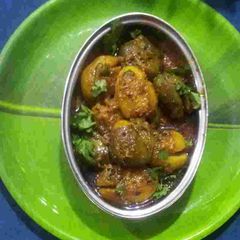 A picture of Brinjal potato stuffed sabji.