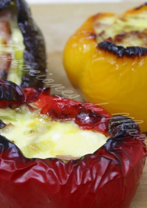 Una foto de Pimientos rellenos de puerro y jamón