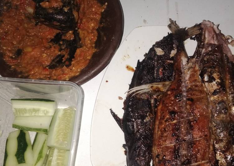 Ikan tuna bakar sambel terasi