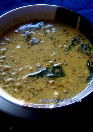 A picture of Goan style moonga ganthi curry.