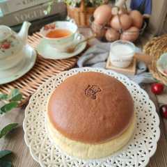 A picture of Ogura Cheese Cake.
