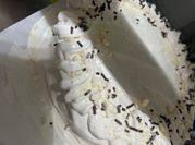 Una foto de merengue con batidora