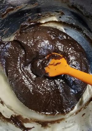 A picture of Chocolate decadent cake.