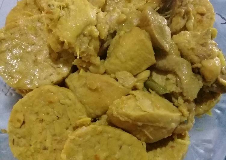 Ayam dan tempe ungkep bumbu kuning