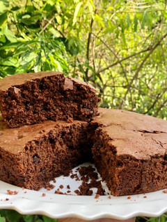Una foto de Torta de chocolate 🍫 (muy fácil y económica)