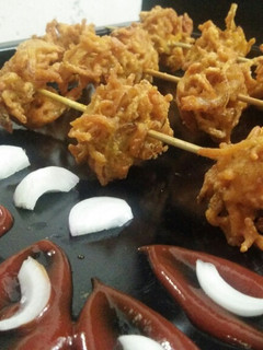 મેગી ઓનિઓન પકોડા(Maggi Onion Pakoda recipe in gujarati) રેસીપી મુખ્ય ફોટો
