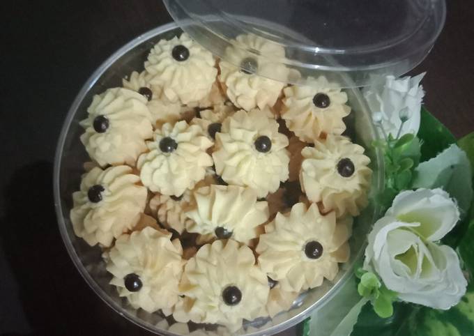 Kue semprit simpel dan renyah