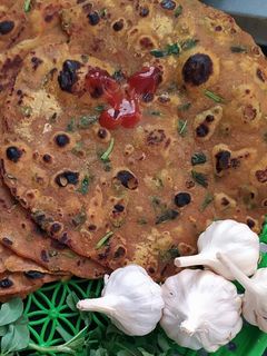 મેથીના થેપલા (Methi Thepla Recipe In Gujarati) રેસીપી મુખ્ય ફોટો