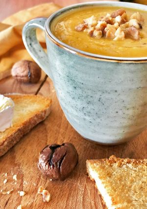 Une photo de Soupe butternut, châtaignes, lentilles corail
