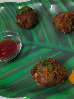A picture of Title : Roti Vegetables Ball.