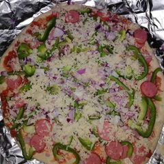 A picture of Homemade pizza 😜😜.