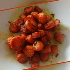 Garlic buttered carrots A picture of Garlic buttered carrots.