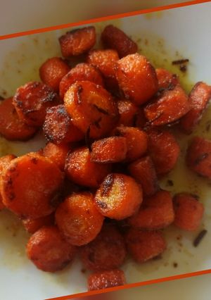 A picture of Garlic buttered carrots.