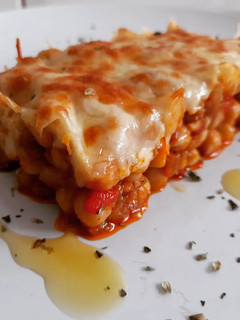 Una foto de Garbanzos a la sobrasada con mahón gratinado