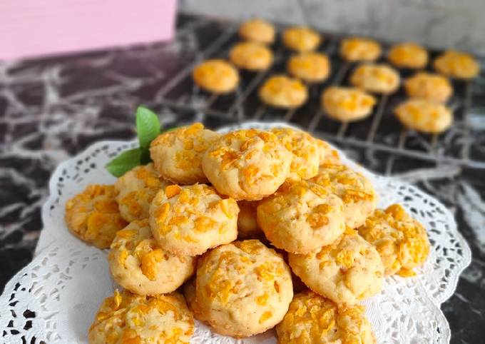 Bagaimana Membuat Cornflakes Cheese Cookies Anti Gagal