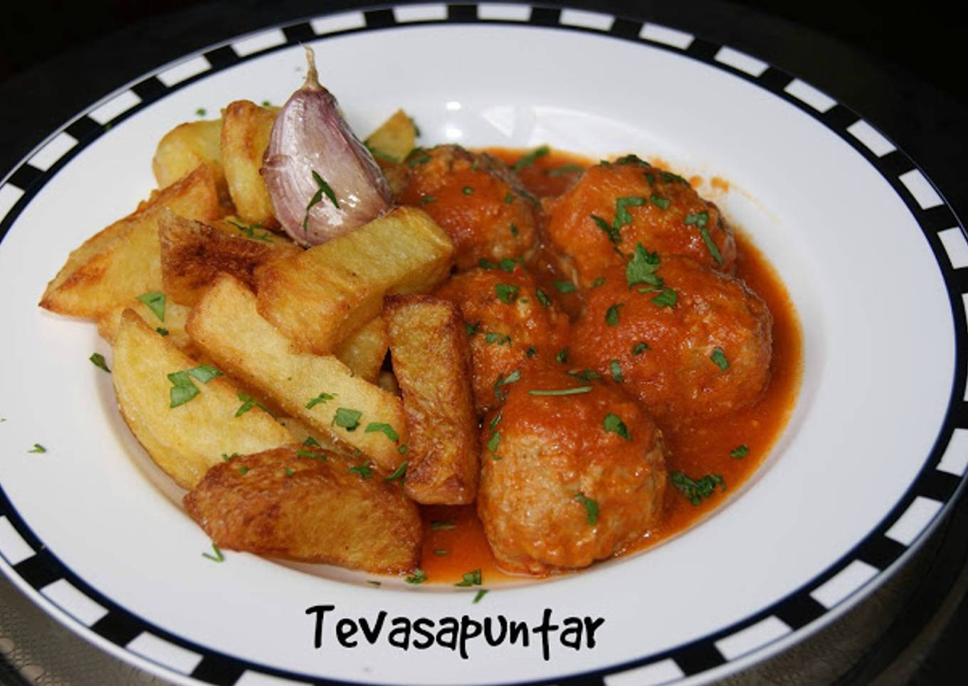 Albóndigas con tomate