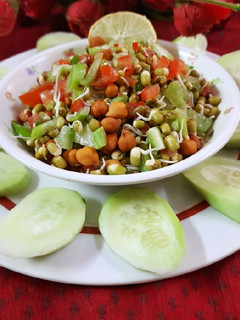 हेल्थी स्प्राउट्स (Healthy sprouts recipe in hindi) रेसिपी मुख्य फोटो
