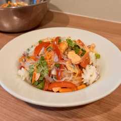 Salad bihun - Yam woon sen (ยำวุ้นเส้น) রেসিপির প্রধান ছবি