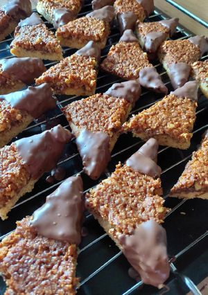 Zdjęcie przepisu Ciastka trójkąty Orzechowe.