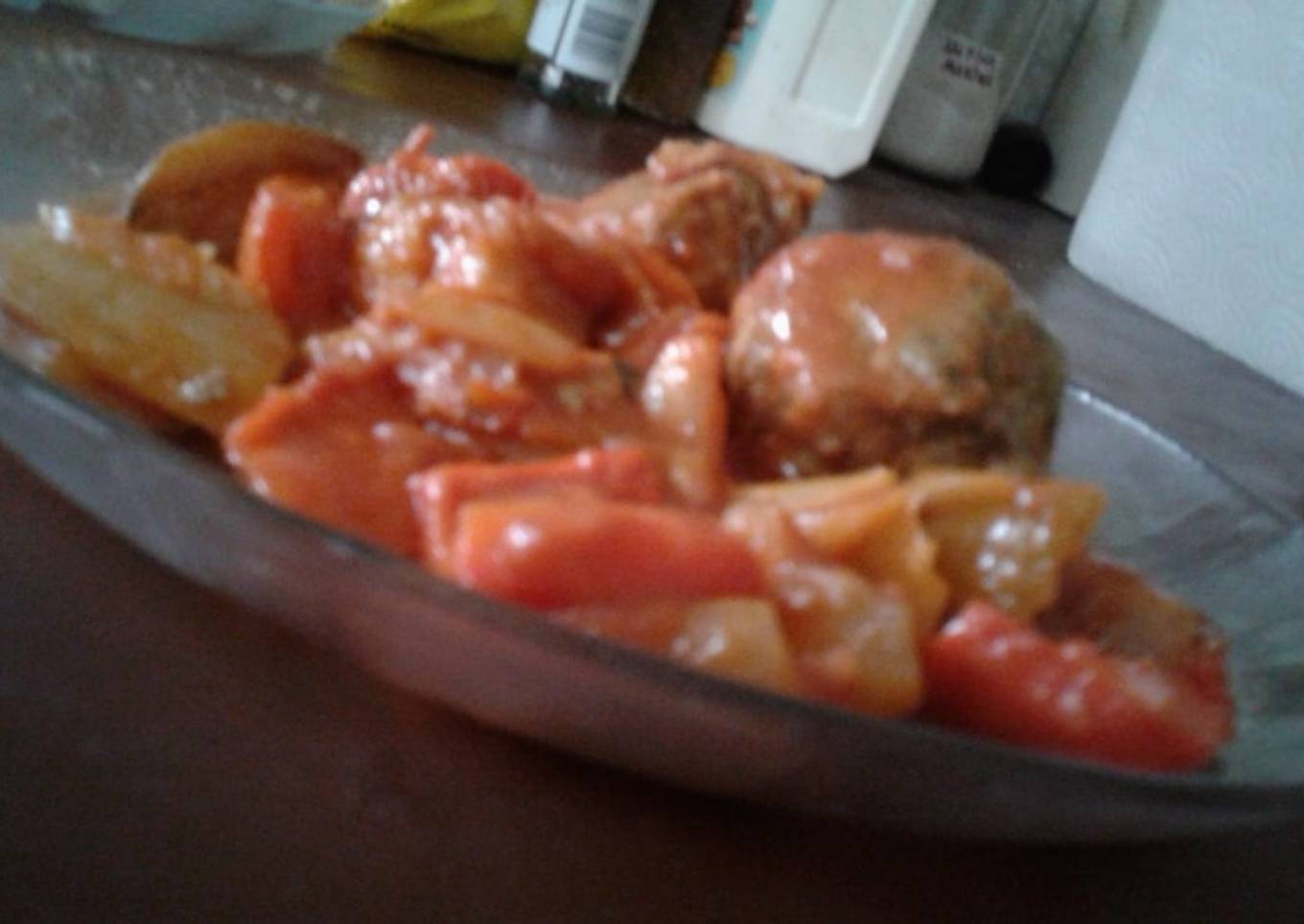 KIFTIKAS (albóndigas con acelga en salsa de tomates)