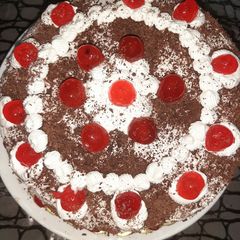 A picture of Black forest cake (INSTANT).