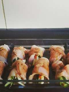 Una foto de Rollitos de pollo con verduras