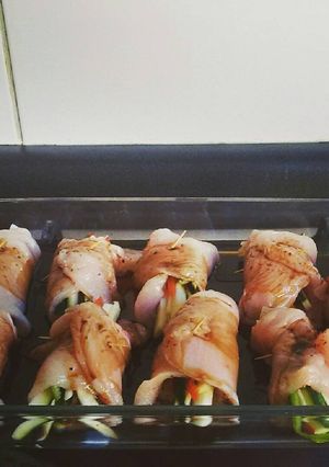Una foto de Rollitos de pollo con verduras