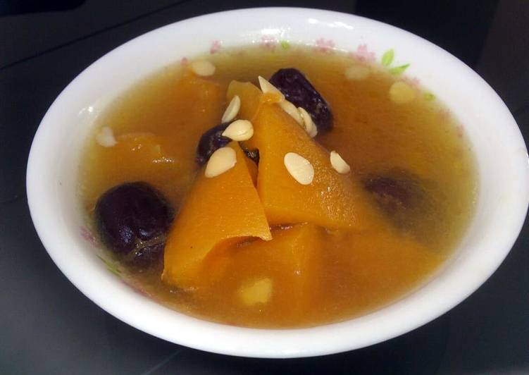 Steps to Make Quick Rock Melon And Almond In Pork Soup