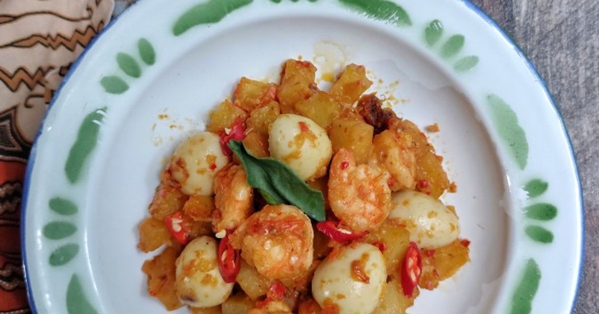 Sambal goreng kentang, udang & telur puyuh