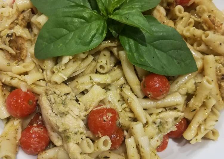 Basil with Tomato cocktail macaroni