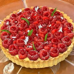 A picture of Raspberry Tart.