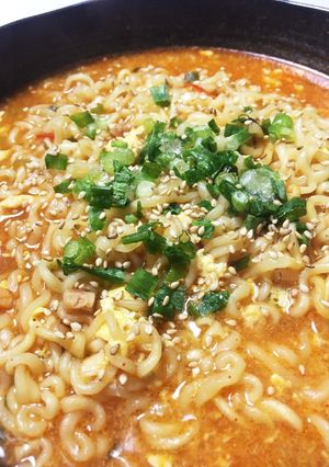 A picture of What Is This? So Delicious!! How to Make Shin Ramyun ♡.