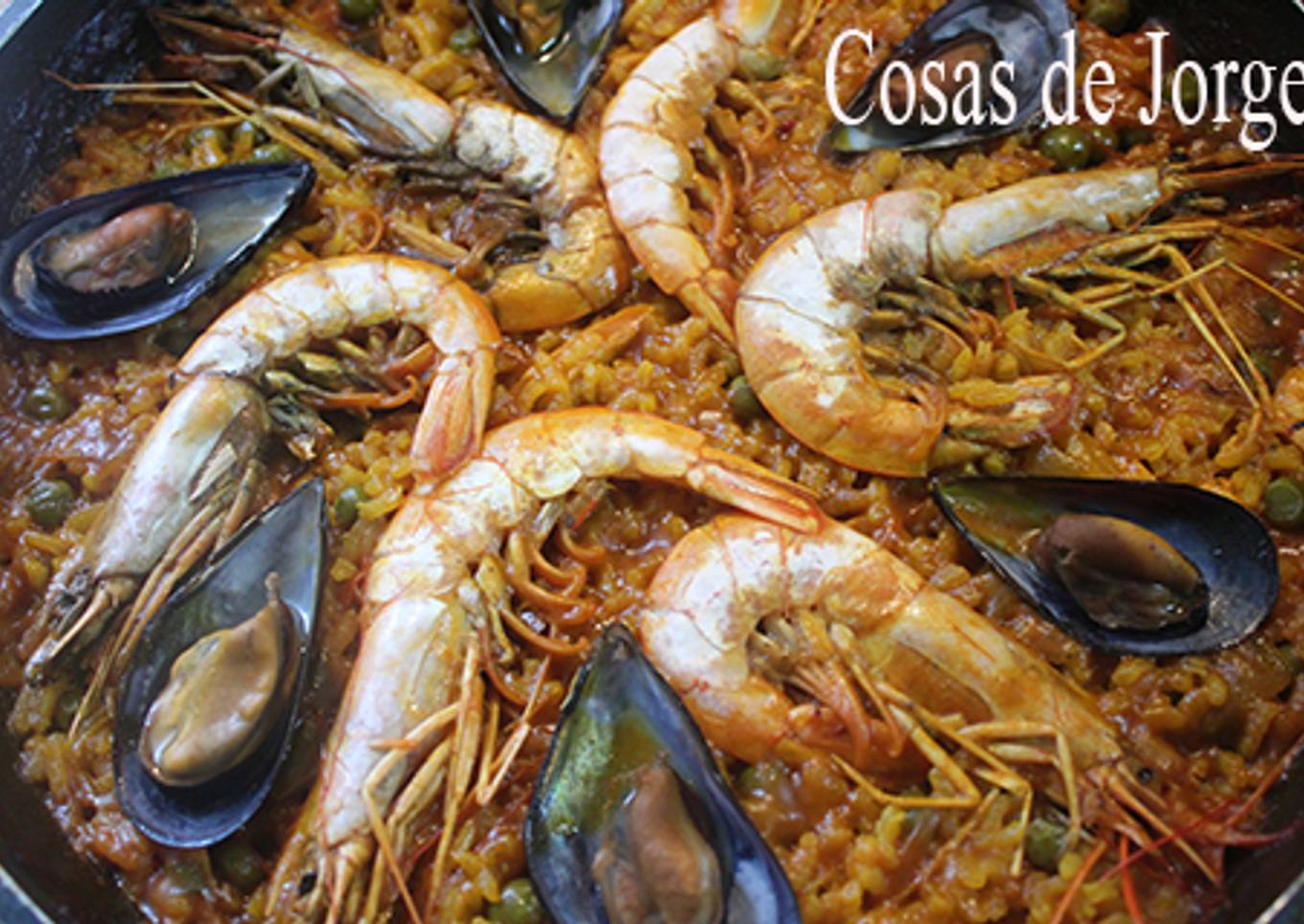 Arroz con gambas, calamares y mejillones