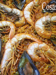 Una foto de Arroz con gambas, calamares y mejillones