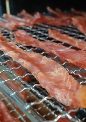 Una foto de Cocina de subsistencia: Carne de Cerdo, Pollo o Ternera deshidratada para envasar al vacío