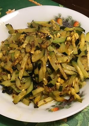 Une photo de Frites de courgettes aux épices orientales et graines de lin
