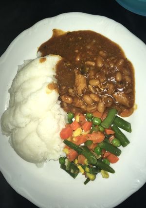 A picture of Pap and fish(tin).