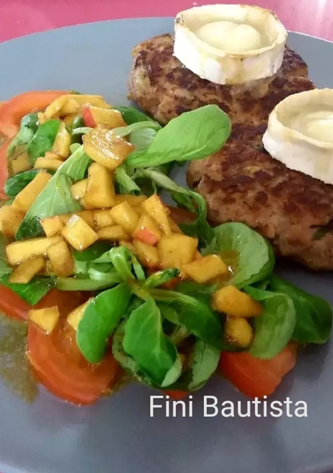 Una foto de Filete ruso con berenjena (hamburguesa)