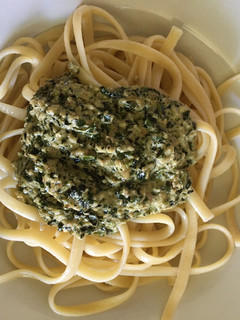 Una foto de Fetuccini con pesto de albahaca