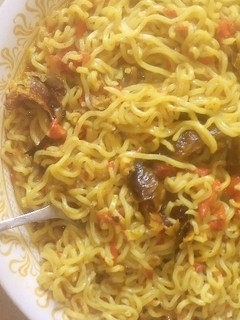 Indomie da busashin kifi ainihin hoton girkin