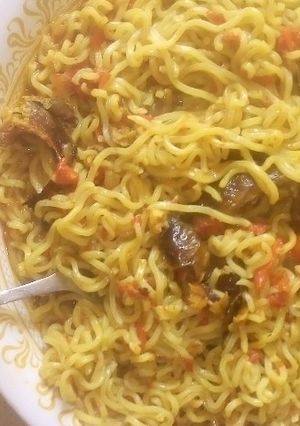 Indomie da busashin kifi ainihin hoton girkin