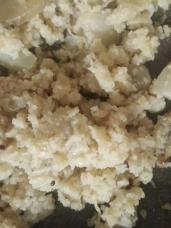 கோதுமை ரவை(wheat rava upma recipe in tamil) செய்முறை முக்கிய புகைப்படம்