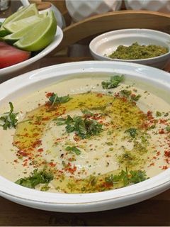 صورة لوصفة حمص بالفستق الحلبي