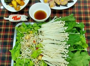 Hình của món Lẩu cá tầm.