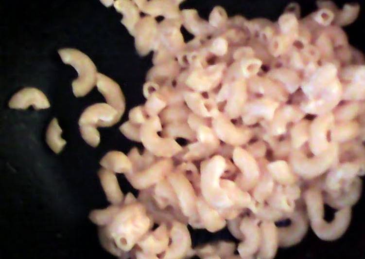 How to Make Homemade Pocos (macarroni and cheese).