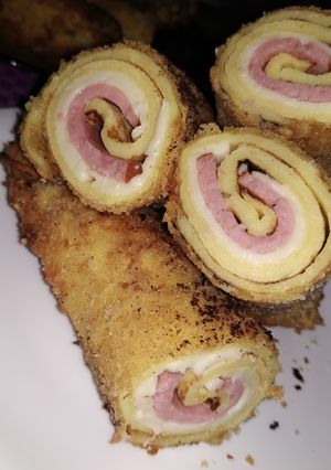 O poză a rețetei Clătite umplute cu cașcaval și salam 🧀🥓.